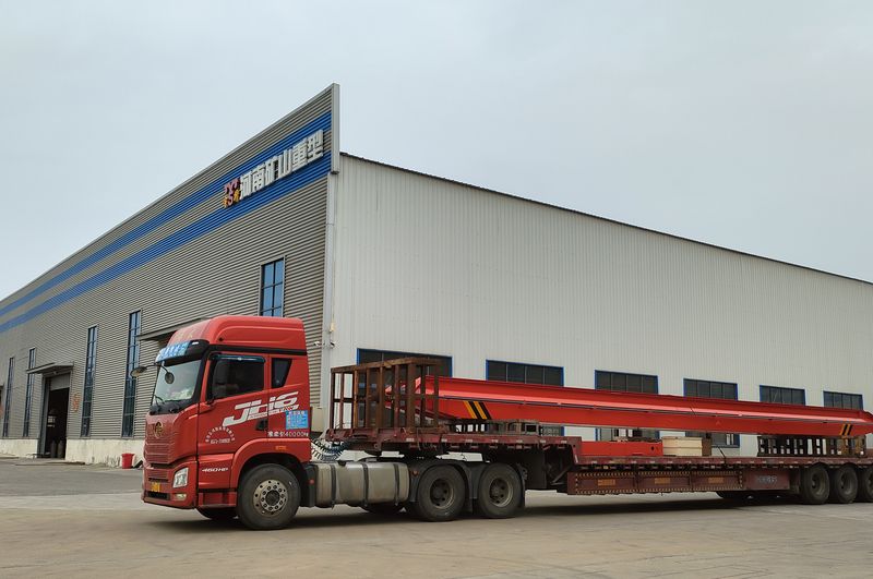 電動(dòng)單梁起重機(jī)3臺(tái) LD5t—16.8m LD3t—16.5m /2臺(tái) 制作完成，發(fā)往江西南昌交付客戶使用。